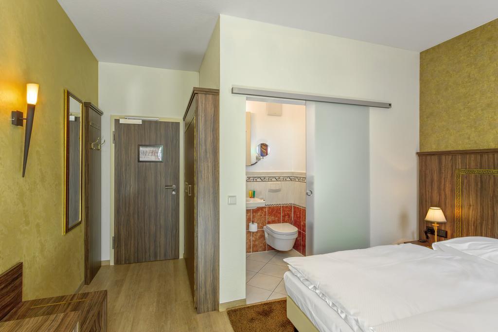 Hotel L'Adresse Garni Heusweiler Zewnętrze zdjęcie