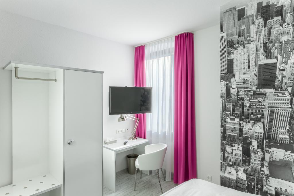 Hotel L'Adresse Garni Heusweiler Zewnętrze zdjęcie