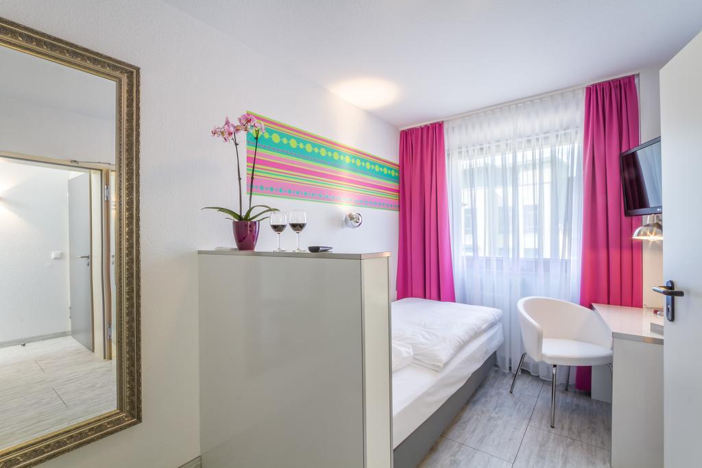 Hotel L'Adresse Garni Heusweiler Pokój zdjęcie